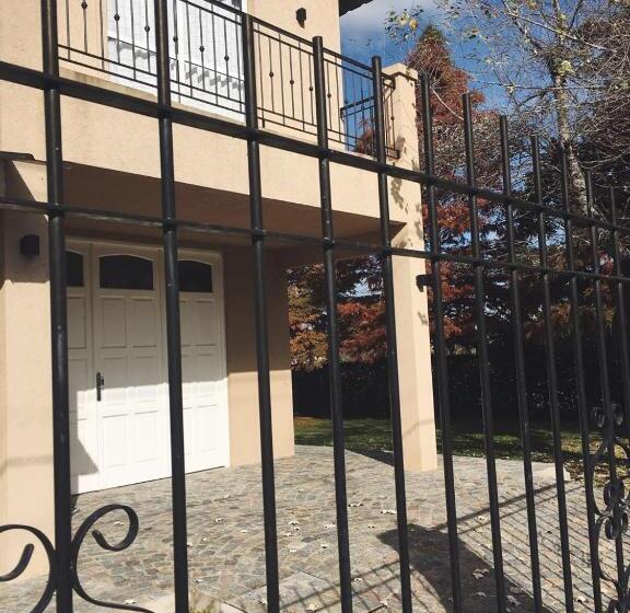 住宿加早餐  Posada Del Leñatero Ezeiza