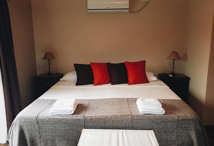 住宿加早餐  Posada Del Leñatero Ezeiza