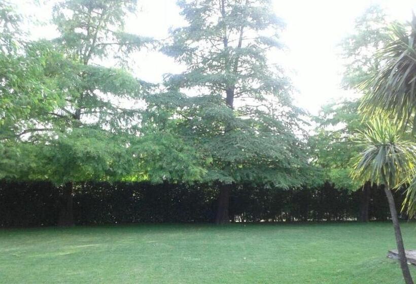 住宿加早餐  Posada Del Leñatero Ezeiza