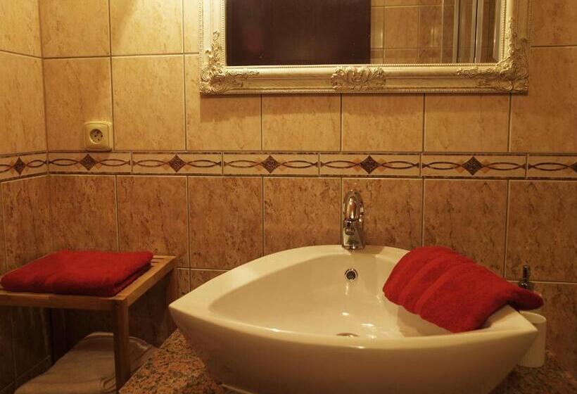 مبيت وإفطار Stinglhof