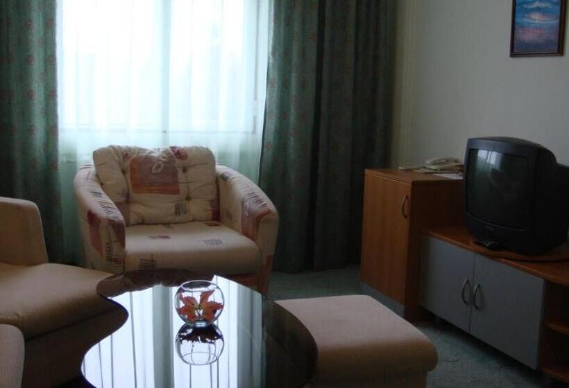 בית מלון כפרי балнеохотел люляци