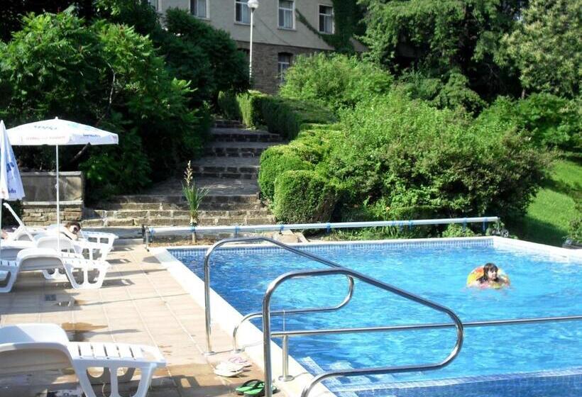 בית מלון כפרי балнеохотел люляци