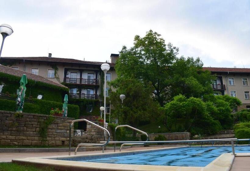 בית מלון כפרי балнеохотел люляци