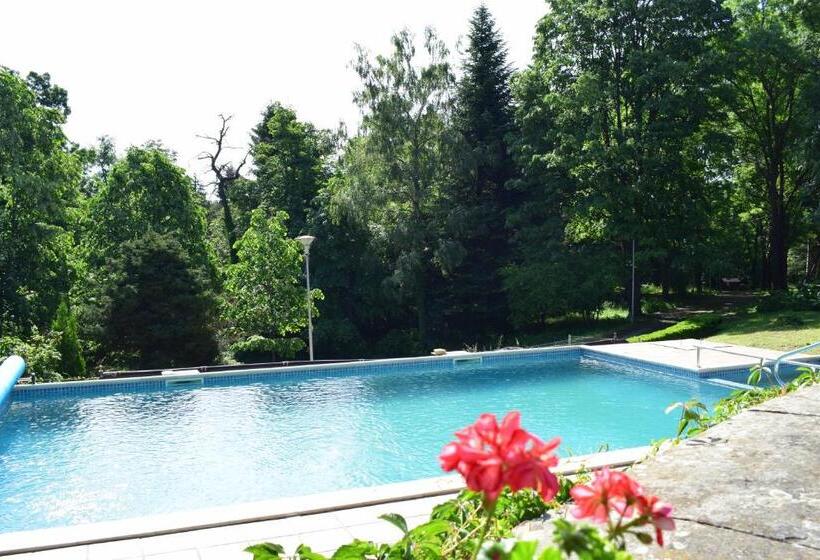 בית מלון כפרי балнеохотел люляци