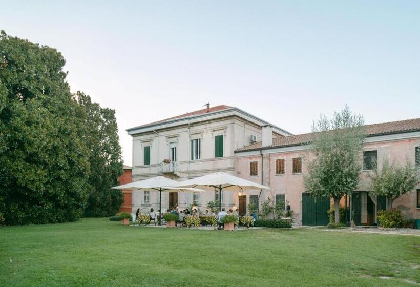 Отель Agriturismo Tenuta La Pila