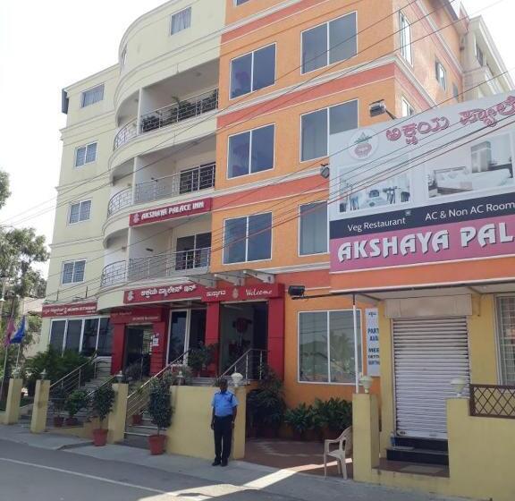 בית מלון כפרי Akshaya Palace Inn