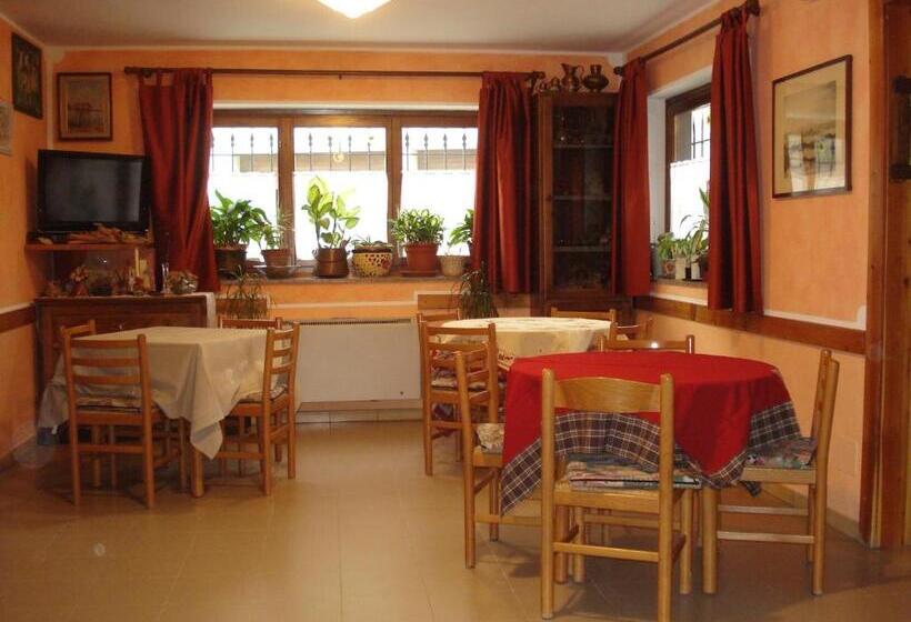فندق Albergo Croce Bianca