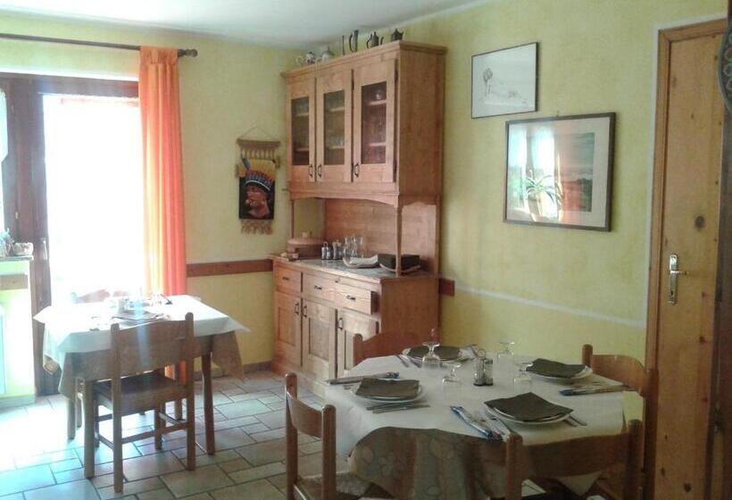 בית מלון כפרי Albergo Croce Bianca