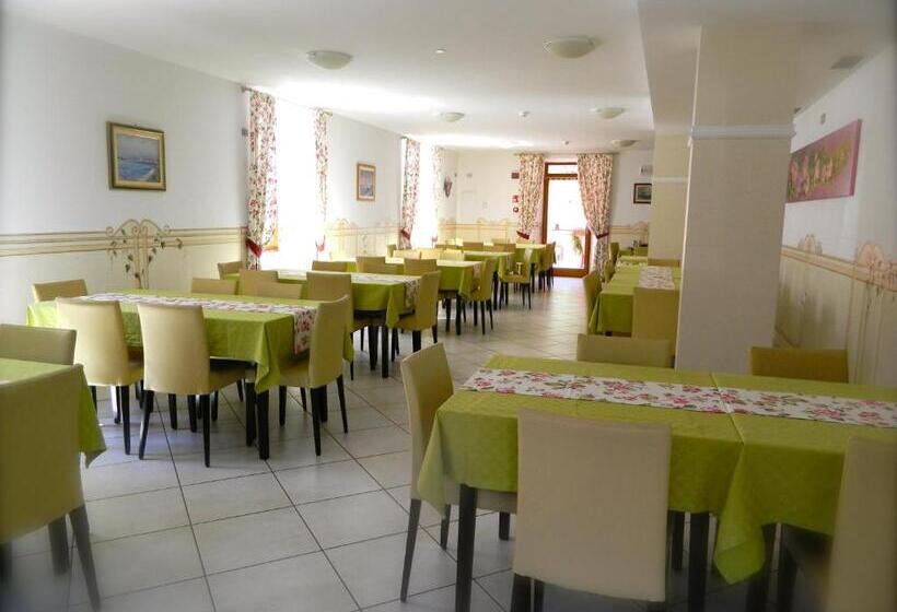 בית מלון כפרי Albergo Montecroce