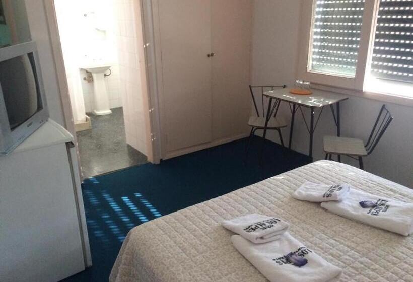 בית מלון כפרי Alpes