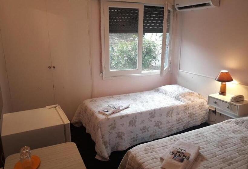 בית מלון כפרי Alpes