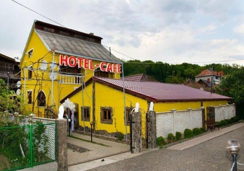 בית מלון כפרי At John S