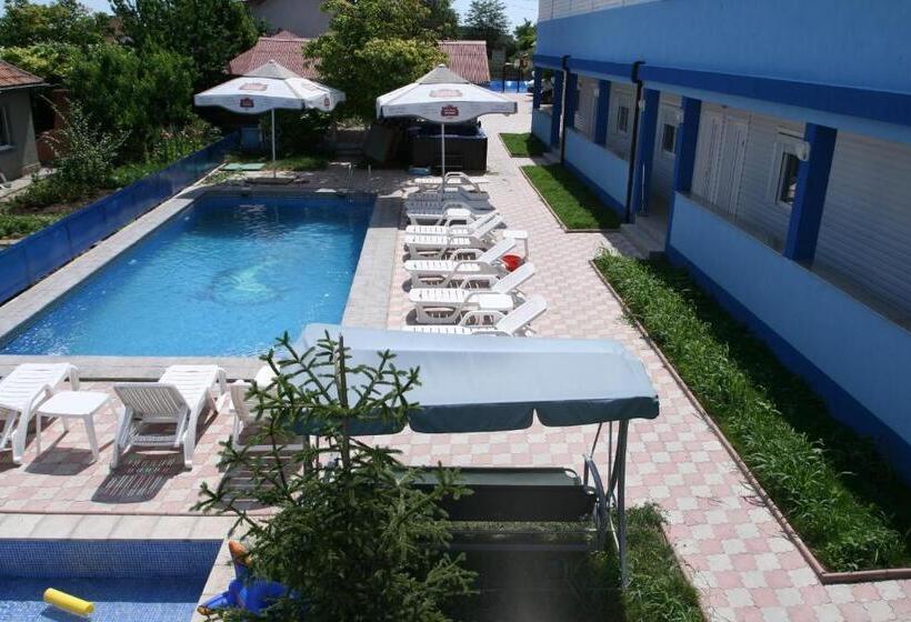 בית מלון כפרי Blue Lagoon