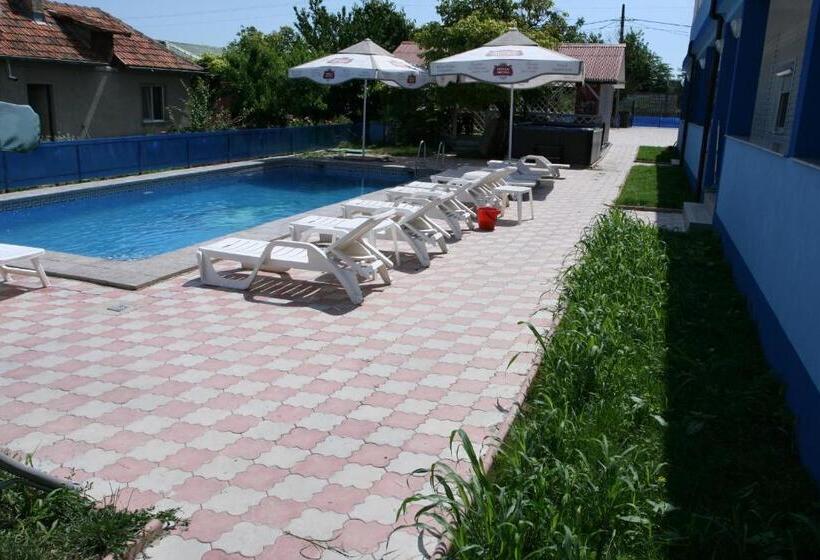 בית מלון כפרי Blue Lagoon