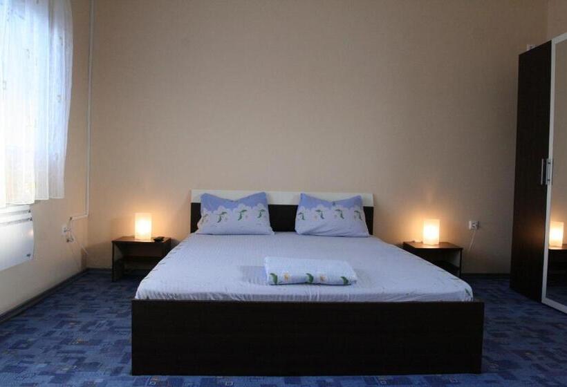 בית מלון כפרי Blue Lagoon