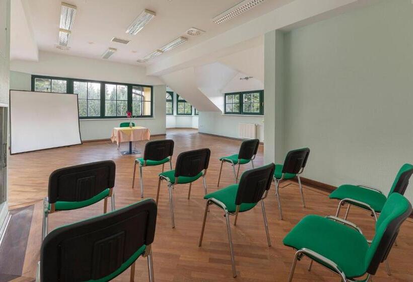 هتل Burger Veniše