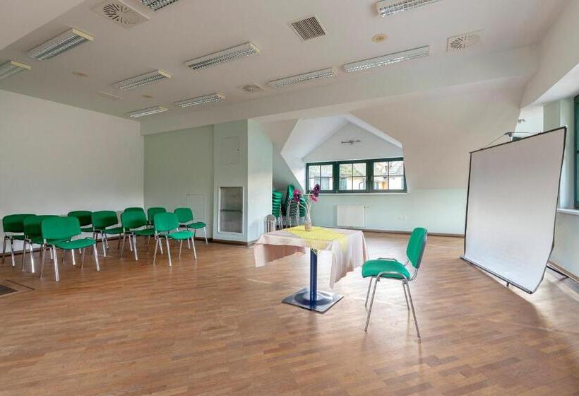 هتل Burger Veniše