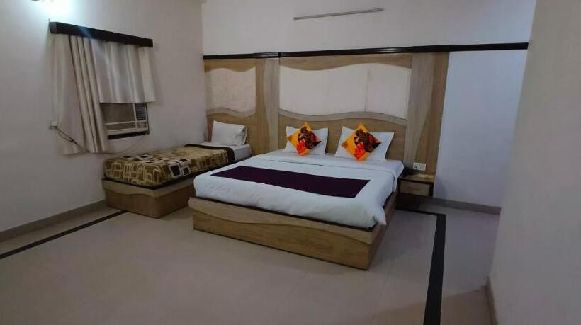 Отель The Golden Bird