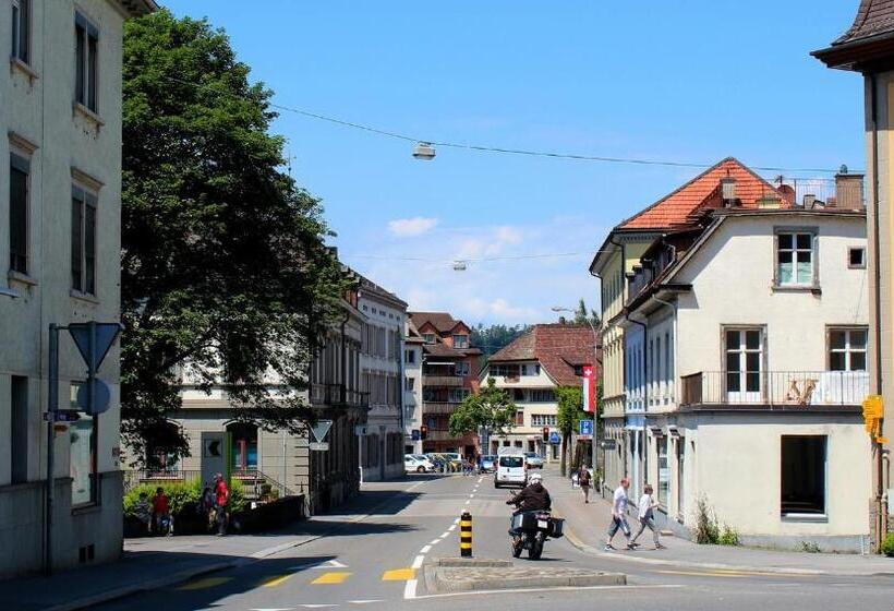 בית מלון כפרי Le Lion   Self Check In