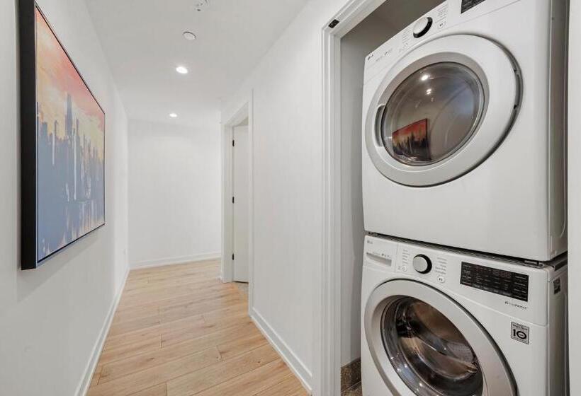 فندق Level Chicago River North