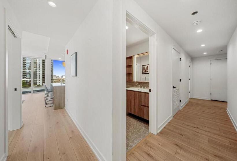 בית מלון כפרי Level Chicago River North