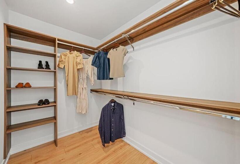 בית מלון כפרי Level Chicago River North