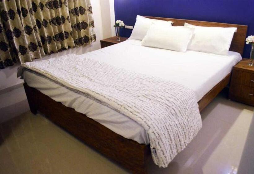 호텔 Nirvana Inn