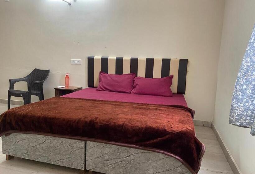 Hotel Oyo Flagship 9 Suits Luxury Rooms