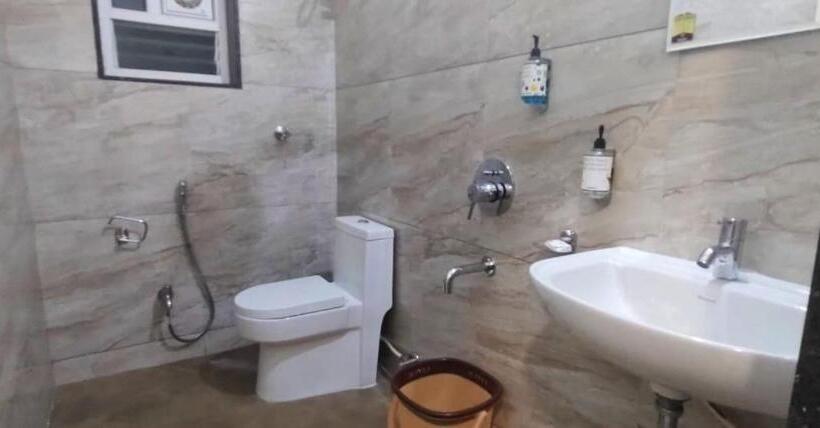 Hotel Oyo Flagship 9 Suits Luxury Rooms