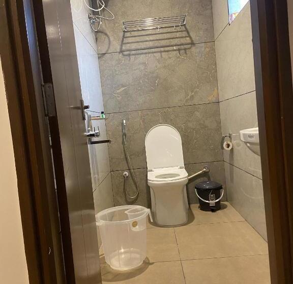 Hotel Oyo Flagship 9 Suits Luxury Rooms