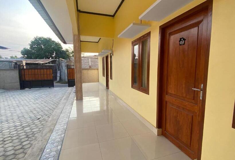 酒店 Oyo Life 93255 Kosan Teratai Jaya