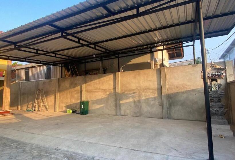 בית מלון כפרי Oyo Life 93255 Kosan Teratai Jaya