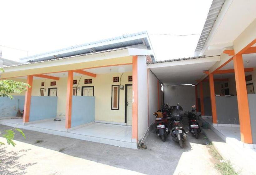 בית מלון כפרי Oyo Life 93260 Bale Kosan