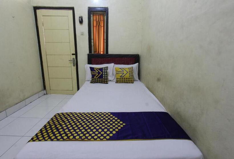 בית מלון כפרי Oyo Life 93260 Bale Kosan