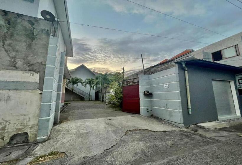 בית מלון כפרי Oyo Life 93504 Kost Krisna