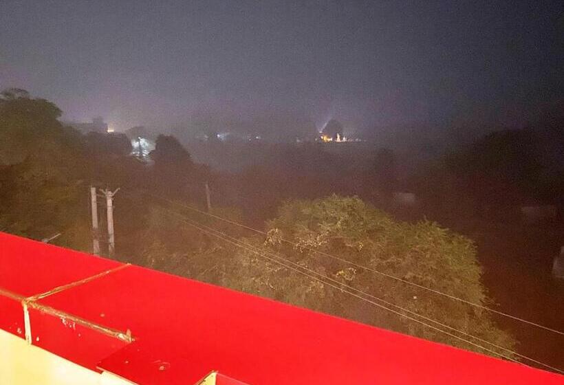 בית מלון כפרי Pradhan Stay Sohna