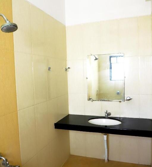 בית מלון כפרי S P Inn