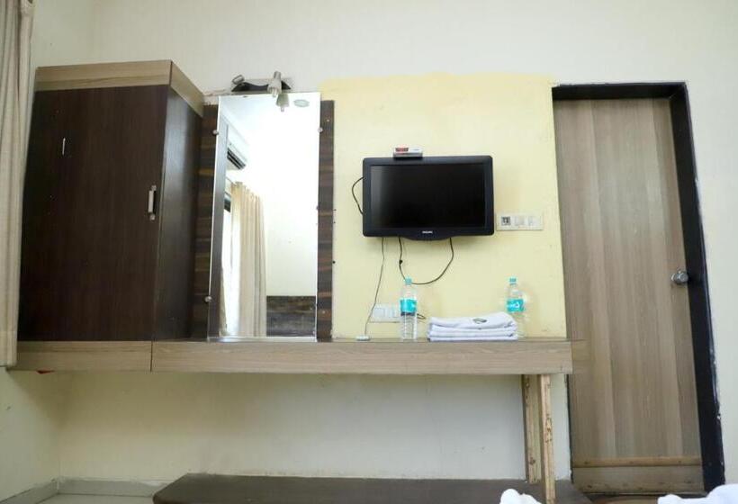 בית מלון כפרי S P Inn