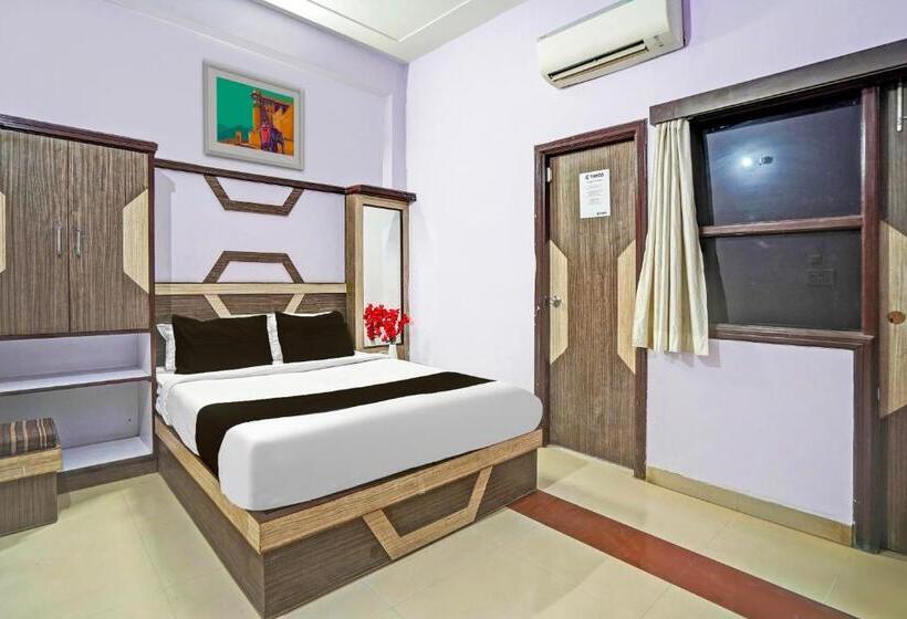 Отель The Golden Bird