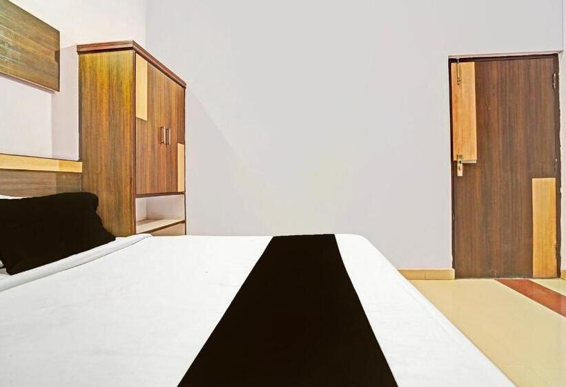 Отель The Golden Bird