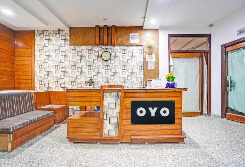 Отель The Golden Bird