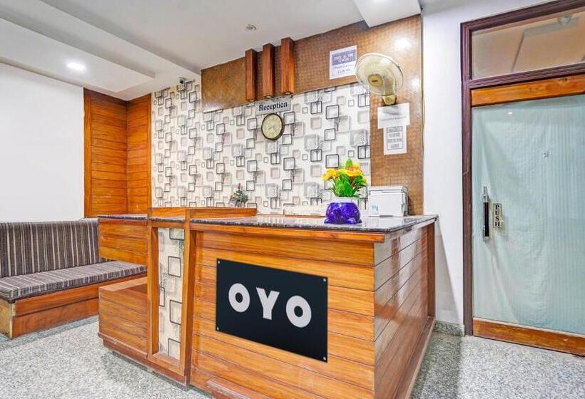 Отель The Golden Bird