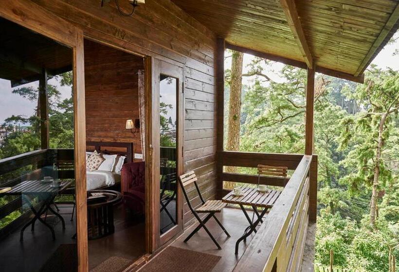 Отель The Heritage Club Tripura Castle