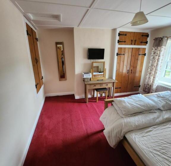 בית מלון כפרי The New Inn