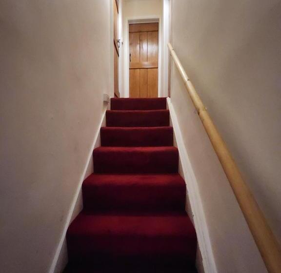 בית מלון כפרי The New Inn