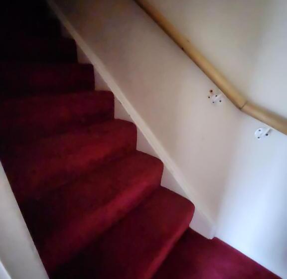 בית מלון כפרי The New Inn