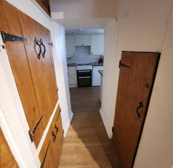 בית מלון כפרי The New Inn