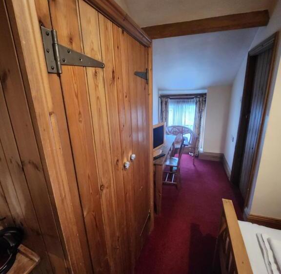 בית מלון כפרי The New Inn