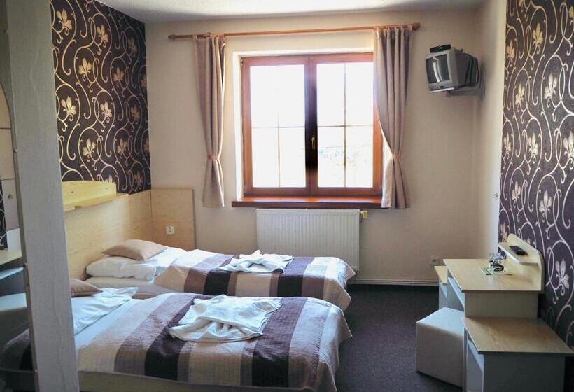 בית מלון כפרי U Loubů