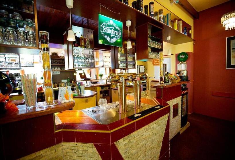 בית מלון כפרי U Loubů